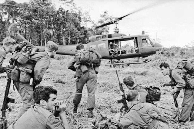 فرمانده نیروهای آمریکا در جنگ ویتنام قصد داشت از بمب اتم استفاده کند
