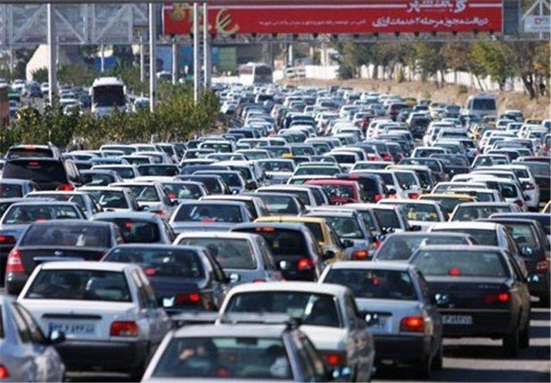 جزئیات بازداشت دو نفر از عاملان بستن آزادراه تهران - کرج جزئیات بازداشت دو نفر از عاملان بستن آزادراه تهران - کرج در اعتراضات بنزینی