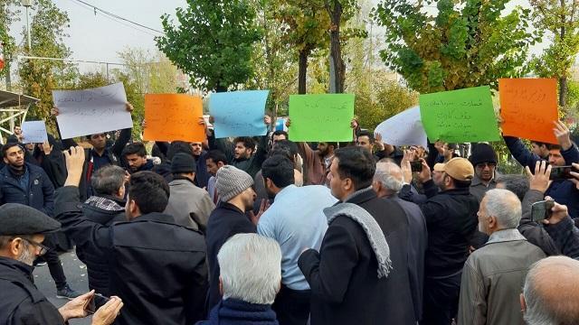 تجمع دانشجویان در اعتراض به ناکارآمدی وزیر نفت، زنگنه را استیضاح کنید