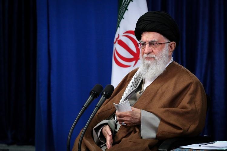 رهبر انقلاب: متأسفانه عده ای در کشور دائم میگویند نمی شود رهبر انقلاب: متأسفانه عده ای در کشور دائم میگویند نمی شود و نمی توانیم، در تولید می توانیم به جهش دست یابیم