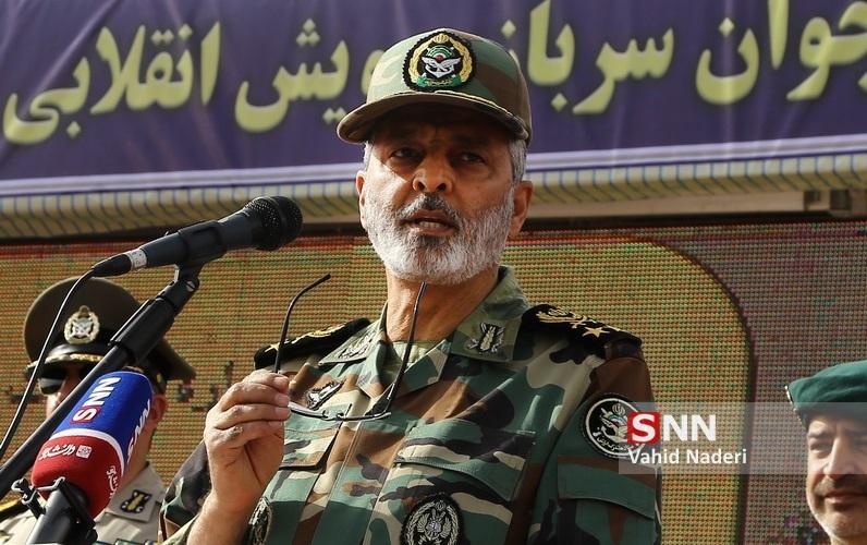 سرلشکر موسوی: ارتش و سپاه بهترین ترکیب دفاعی را ایجاد کرده سرلشکر موسوی: ارتش و سپاه بهترین ترکیب دفاعی را ایجاد نموده اند، تجهیزات جدید به ارتش اضافه می گردد