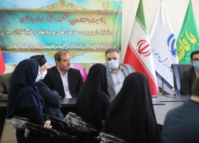 زوجین جوان تجملات و تشریفات زائد را کنار بگذارند