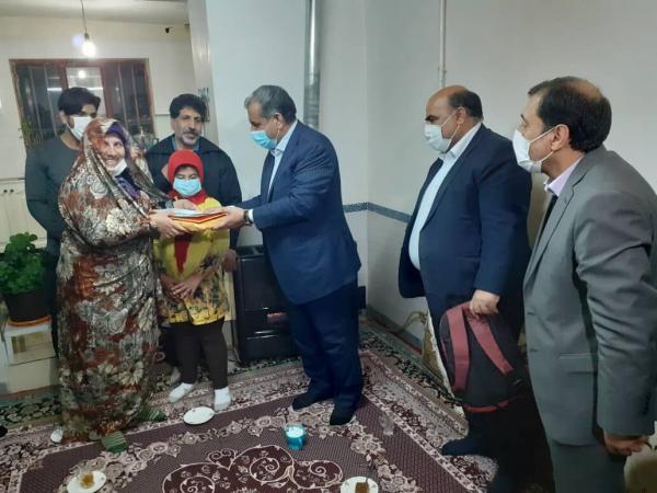 خبرنگاران استاندار قزوین از مادران دارای فرزند معلول تجلیل خبرنگاران استاندار قزوین از مادران دارای فرزند معلول تجلیل کرد