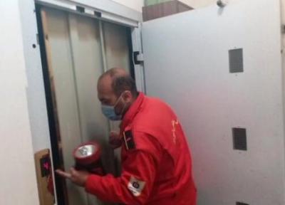 نجات پنج شهروند تبریزی محبوس در آسانسور