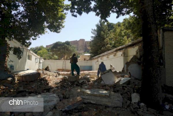 تخریب ساختمان تلمبه خانه آب در حریم قلعه فلک الافلاک